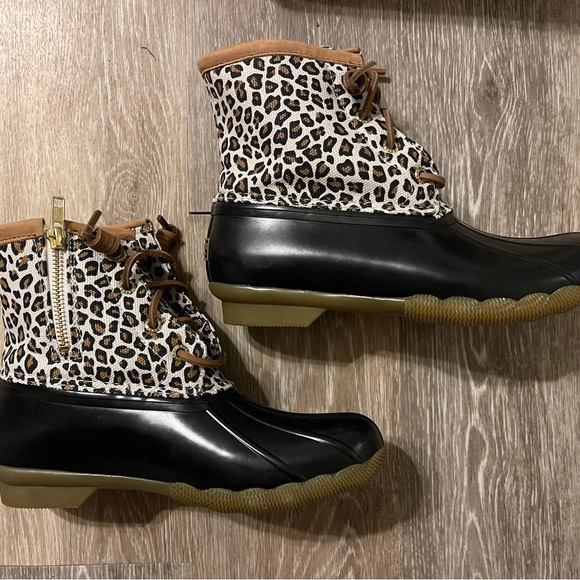 Sperry Leopard Duck Boots  Women’s size 6 - Picture 4 of 11
